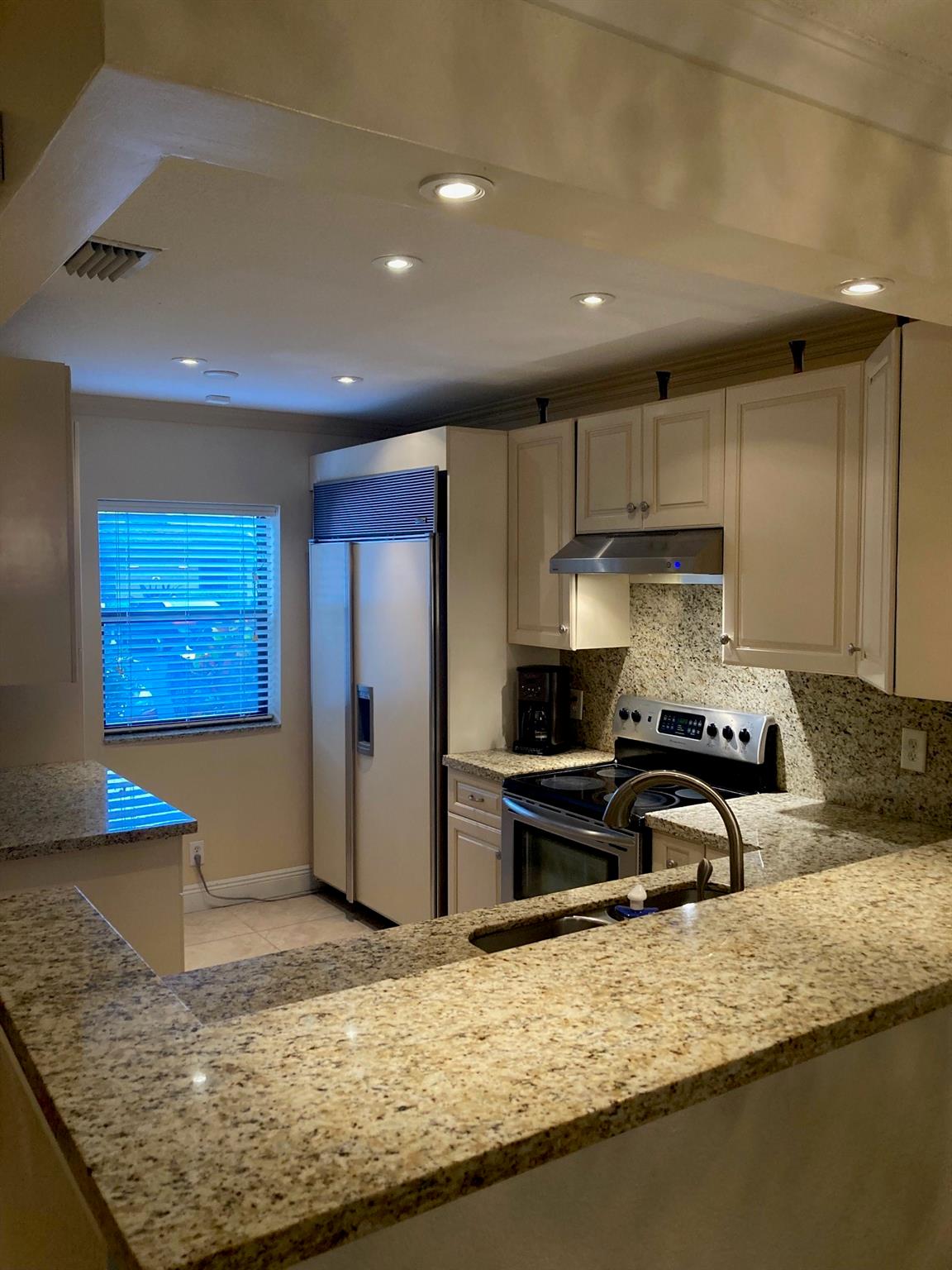GOLDEN RAINTREE VI - Residential