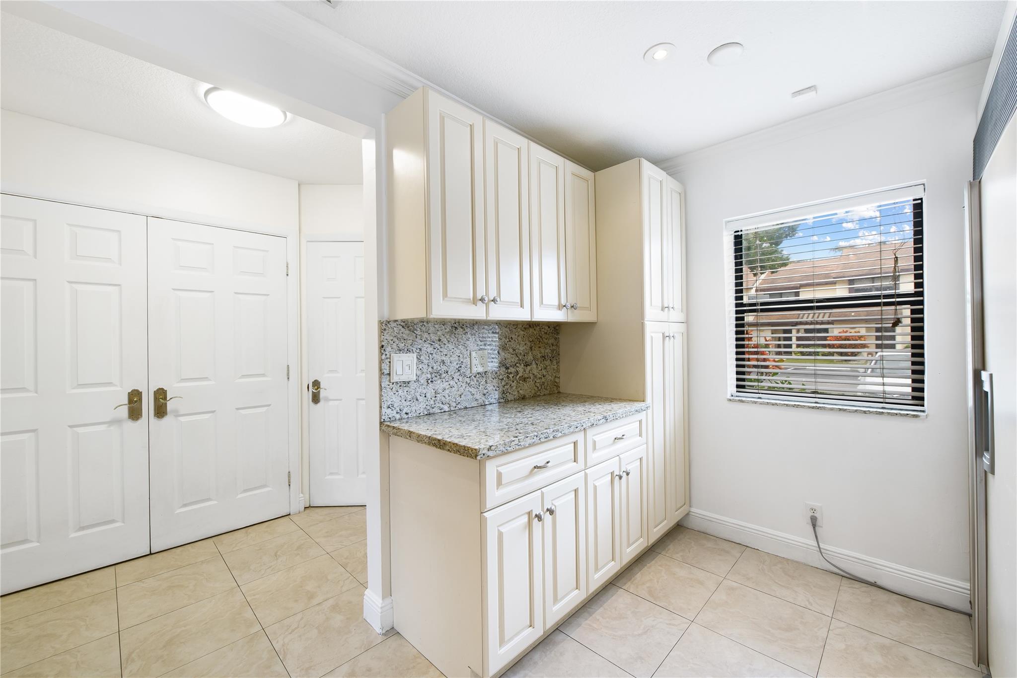 GOLDEN RAINTREE VI - Residential