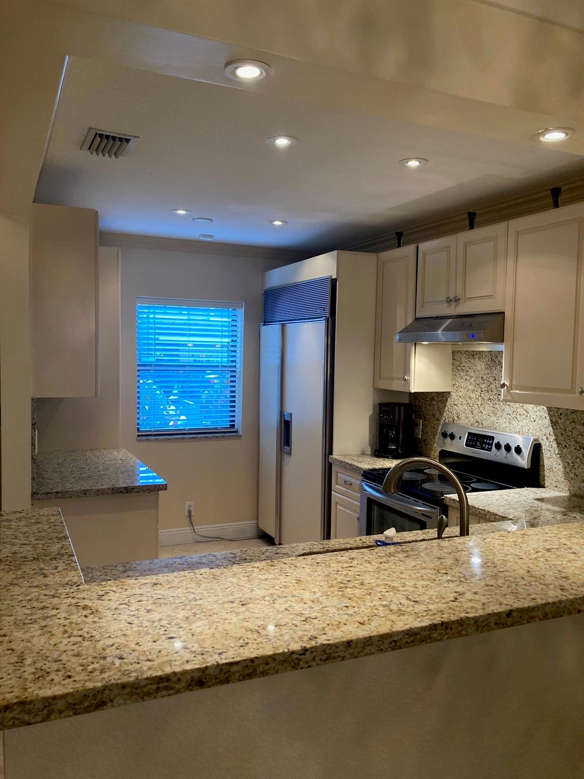 GOLDEN RAINTREE VI - Residential