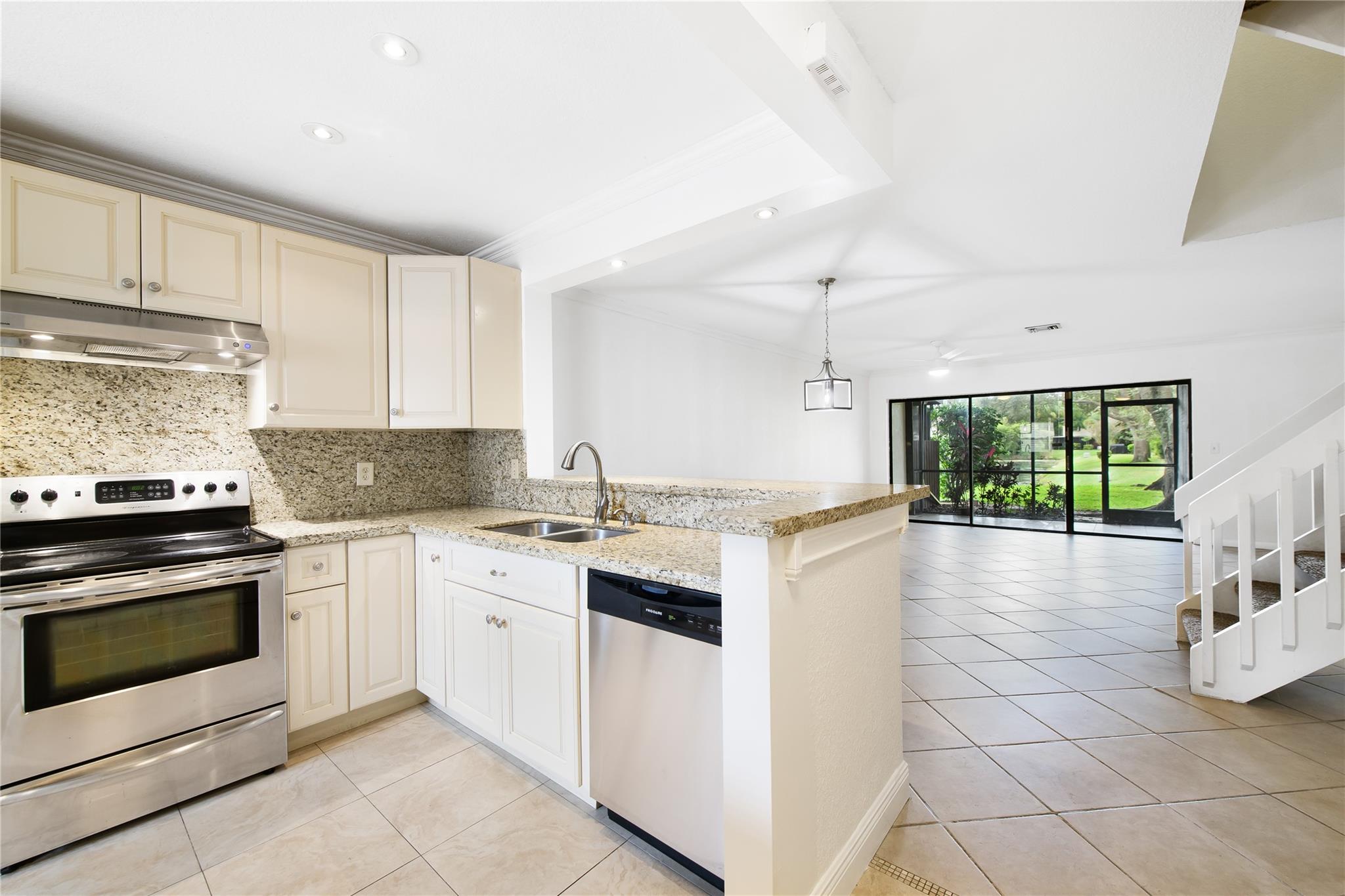 3755 Carambola Cir N 3755