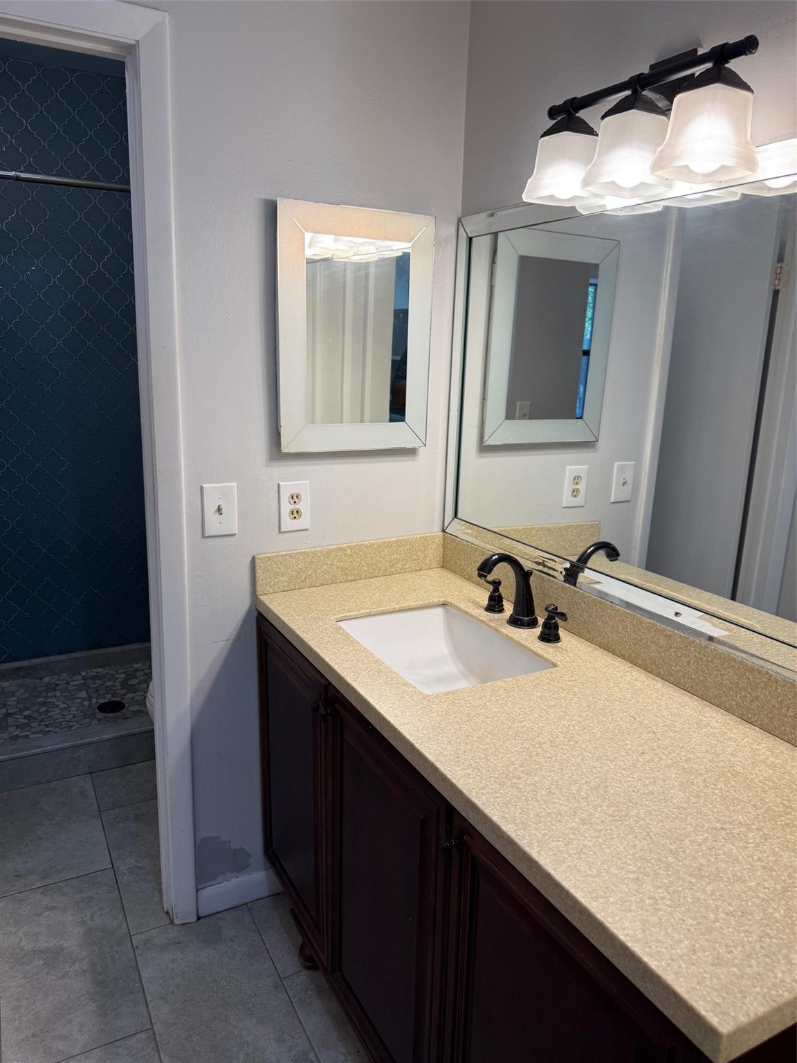 GOLDEN RAINTREE VI - Residential