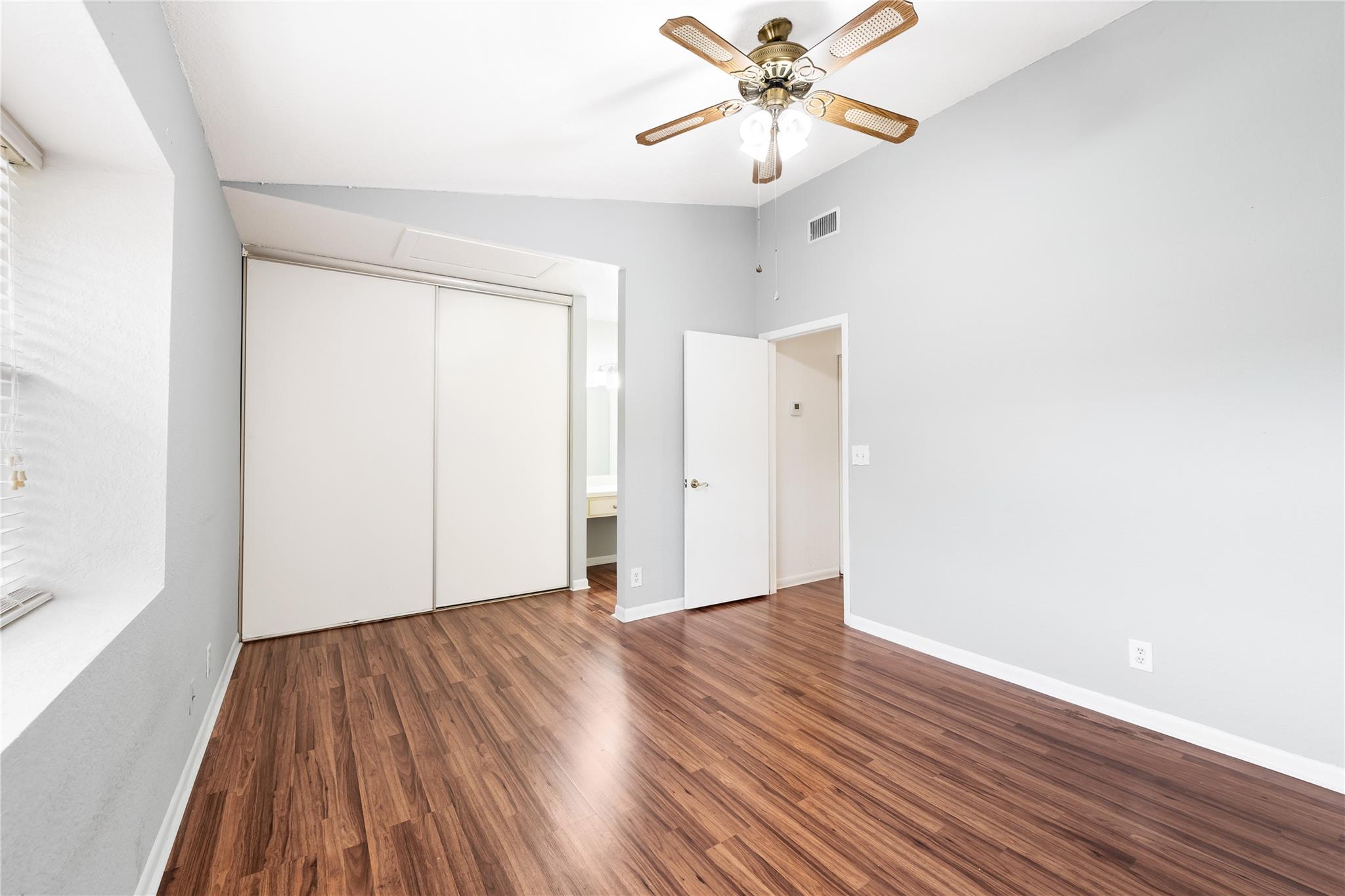 GOLDEN RAINTREE VI - Residential