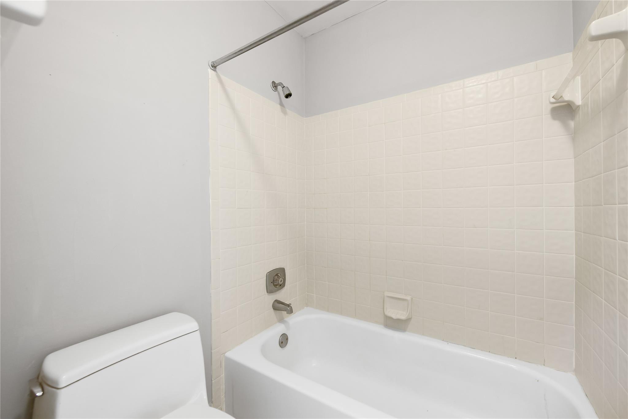 GOLDEN RAINTREE VI - Residential