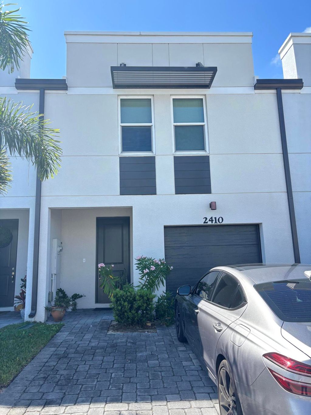 Photo of 2410 SE Tarvest Way, Stuart, FL 34997 (MLS # B26021584)