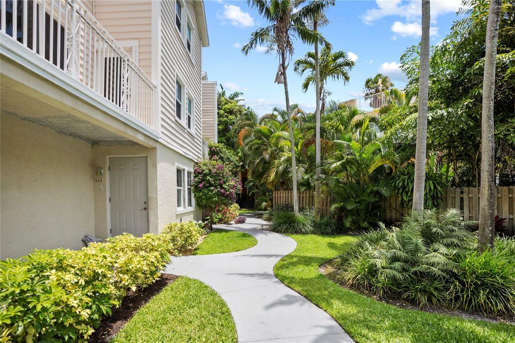 Photo of 460 SW 5th Avenue, Fort Lauderdale, FL 33315 (MLS # F10476957)