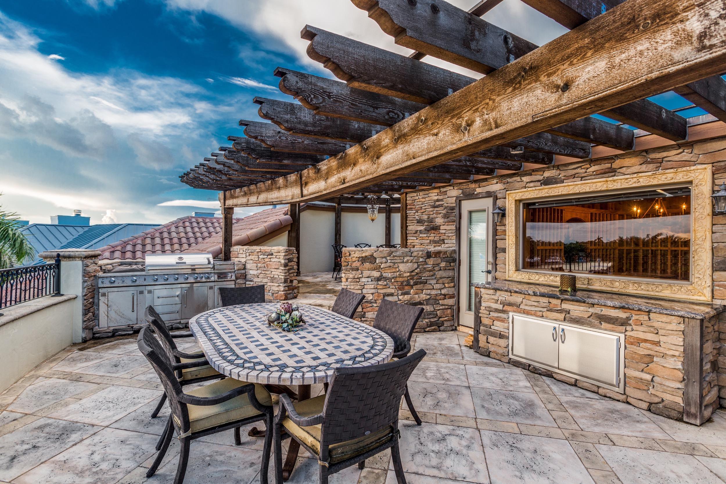 lighthouse point - Residential