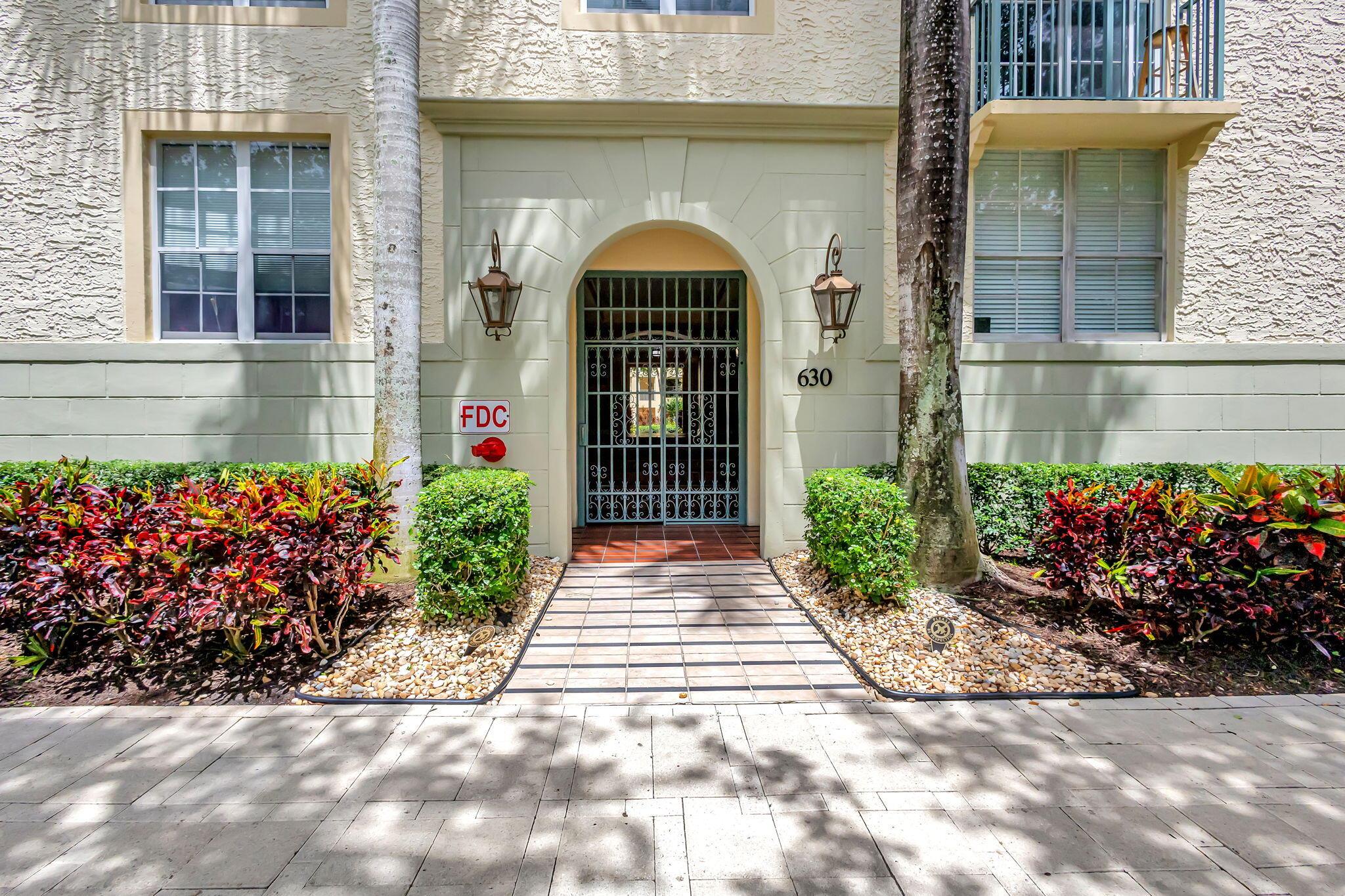 Welcome to urban sophistication in the heart of Downtown West Palm Beach at City Place. This fully furnished, turnkey one-bedroom, one-bathroom oasis offers the ideal blend of comfort and convenience.Located just 1.5 miles from the pristine beaches on Palm Beach, this residence is perfectly situated for those who cherish both city life and coastal escapes. Enjoy the convenience to City Place from the covered pathway and all conveniences, including renowned cultural venues like the Kravis Center, eclectic dining experiences, shopping grocers and the Convention Center or access complimentary city transportation to Palm Beach and most local attractions and steps away from Luxury Brightline trains to Miami or Orlando.