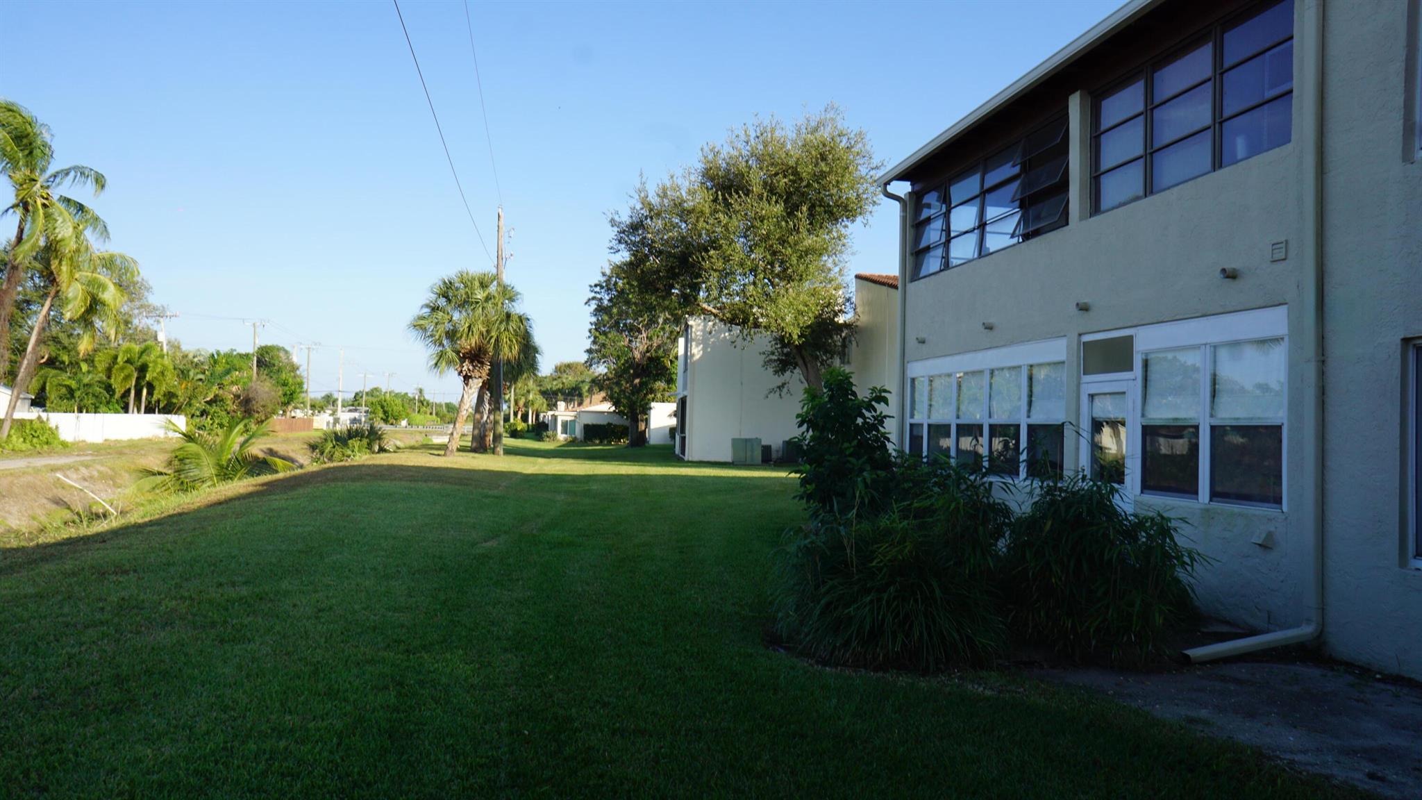 BOUNDBROOK CONDO S - Residential