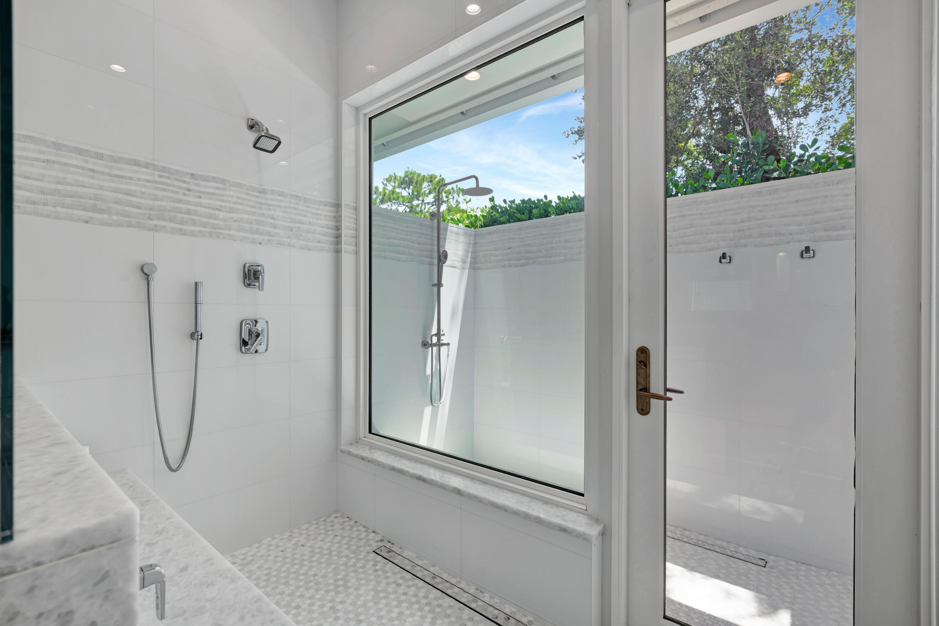 LOBLOLLY PINES - Residential