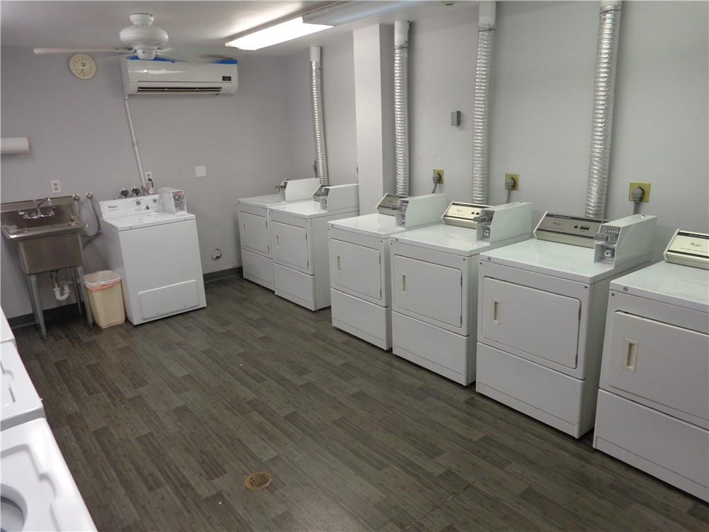 RUNAWAY BAY - Residential Lease