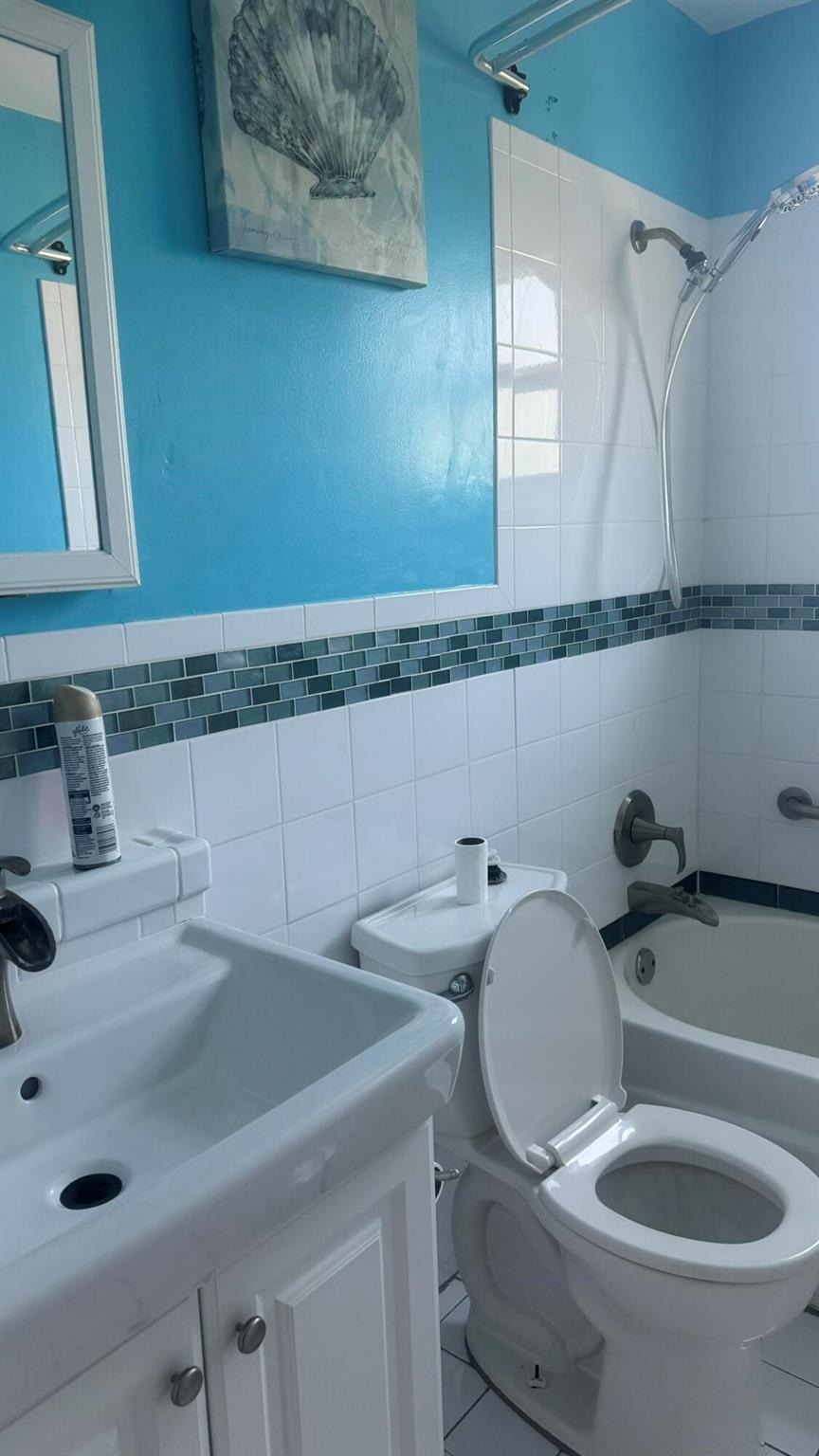 PORT ST LUCIE SECTION 3 - Residential Lease