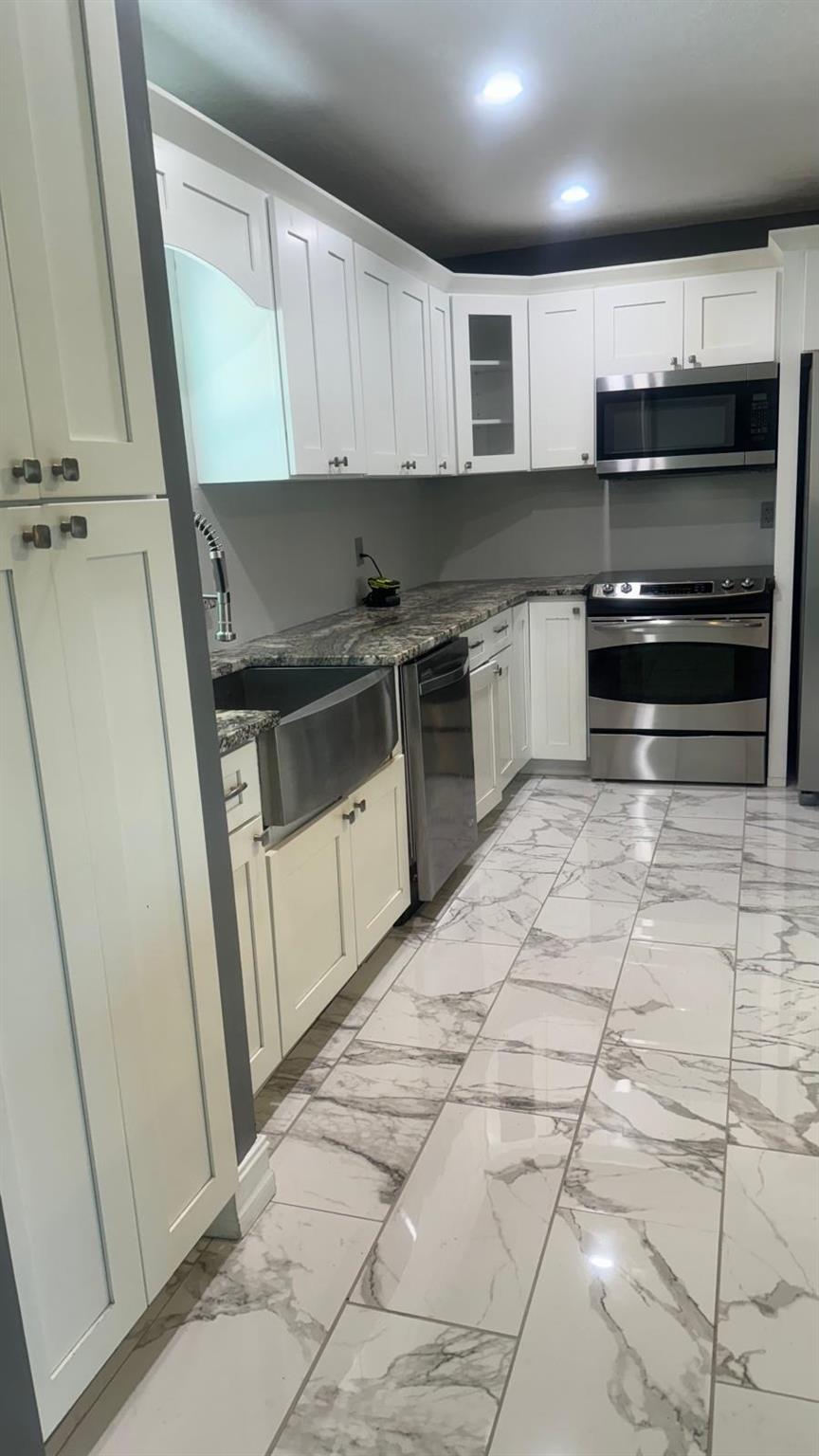 PORT ST LUCIE SECTION 3 - Residential Lease