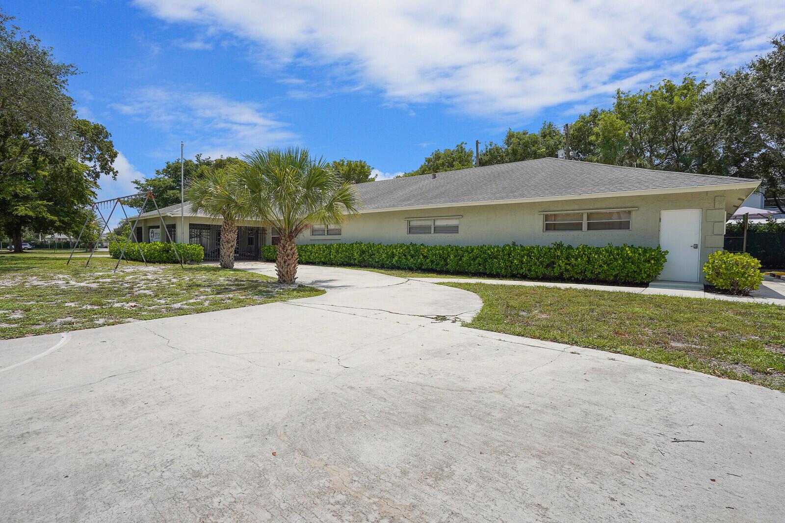 SOUTHRIDGE - Commercial Sale