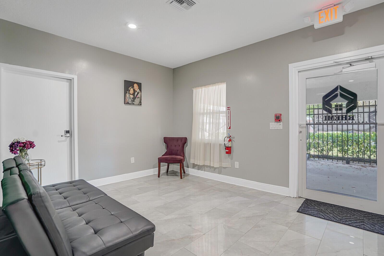 SOUTHRIDGE - Commercial Sale