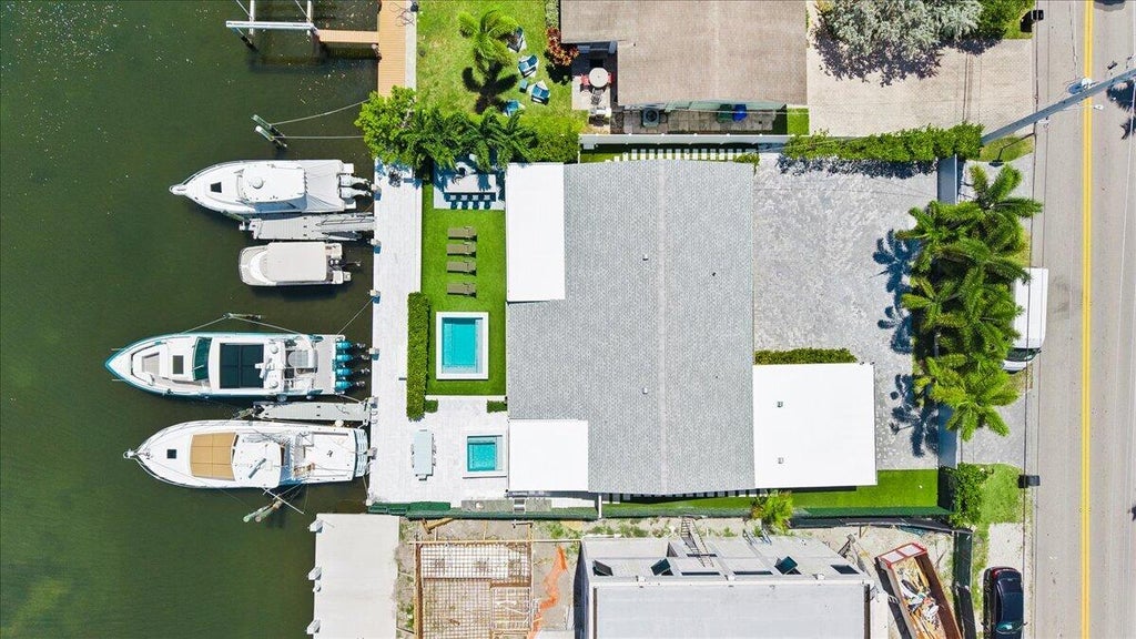 Photo of 1322 CORDOVA Road, Fort Lauderdale, FL 33316 (MLS # B26069487)