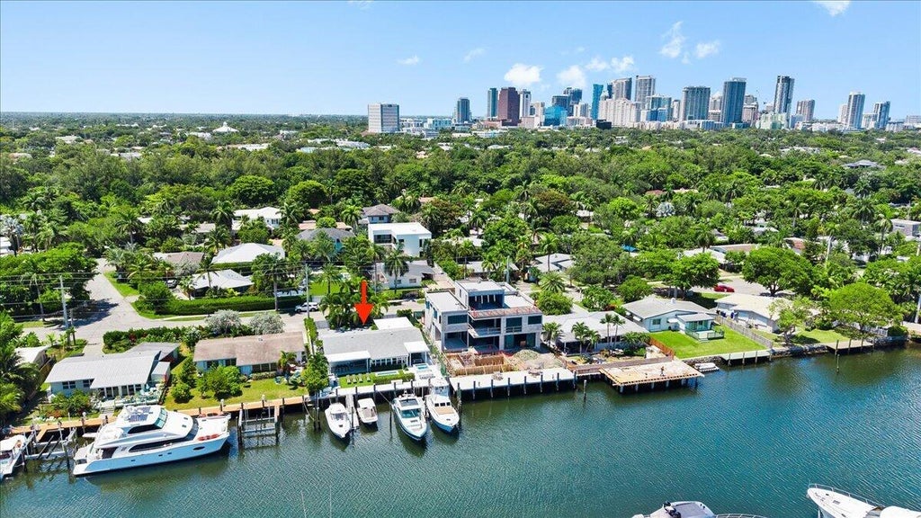 Photo of 1322 CORDOVA Road, Fort Lauderdale, FL 33316 (MLS # B26069487)