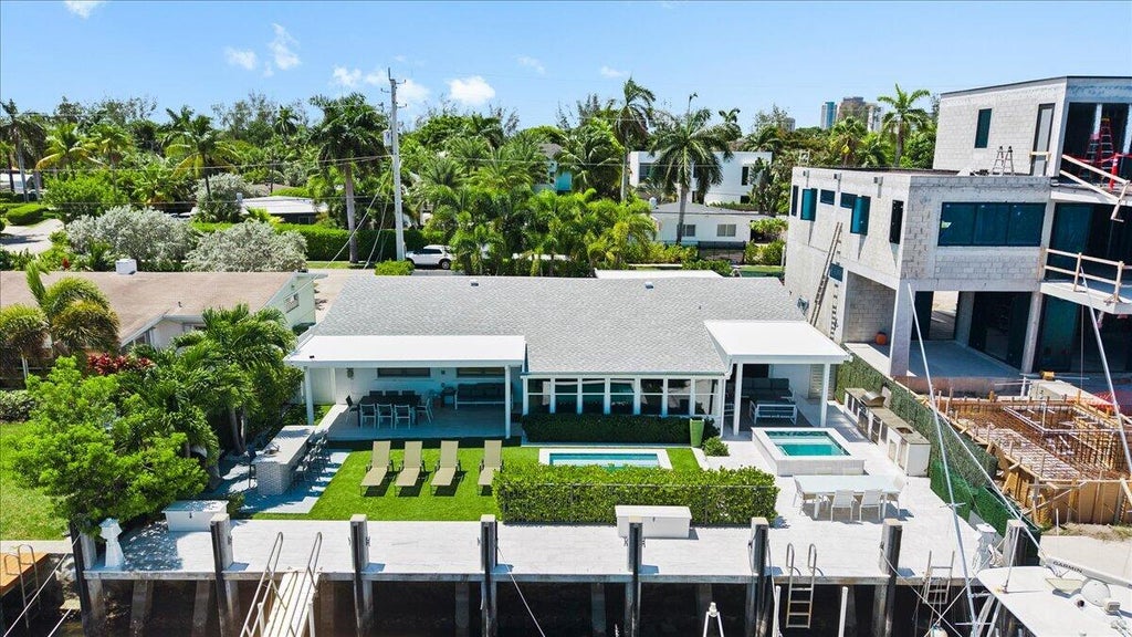 Photo of 1322 CORDOVA Road, Fort Lauderdale, FL 33316 (MLS # B26069487)