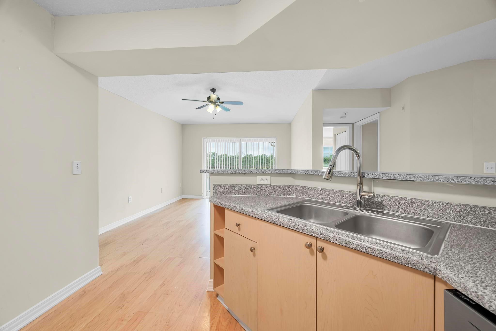 3740 NW Mediterranean Ln 306, Jensen Beach, FL, 34957/$219,000 2 3740 NW Mediterranean Ln 306