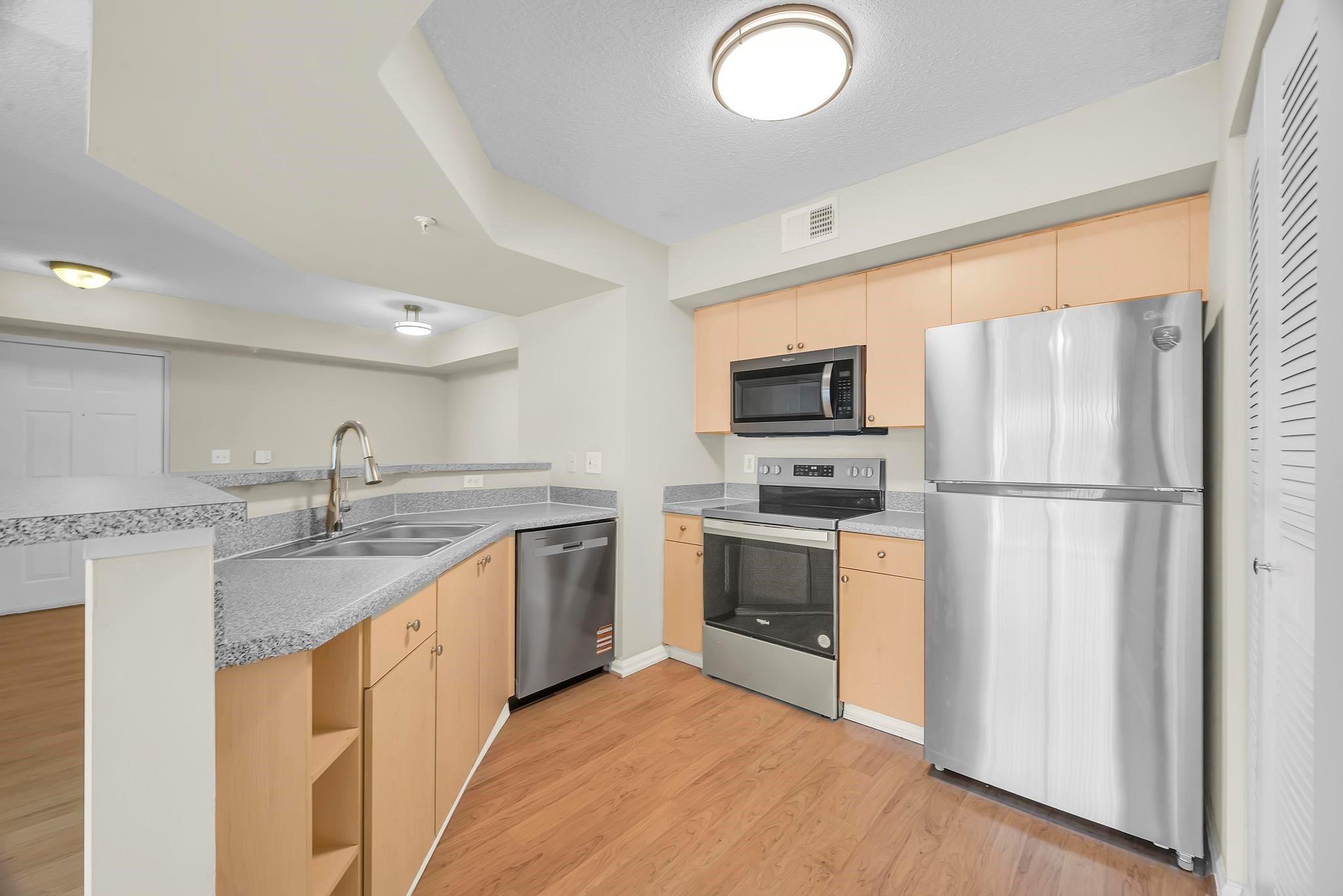 3740 NW Mediterranean Ln 306, Jensen Beach, FL, 34957/$219,000 1 3740 NW Mediterranean Ln 306