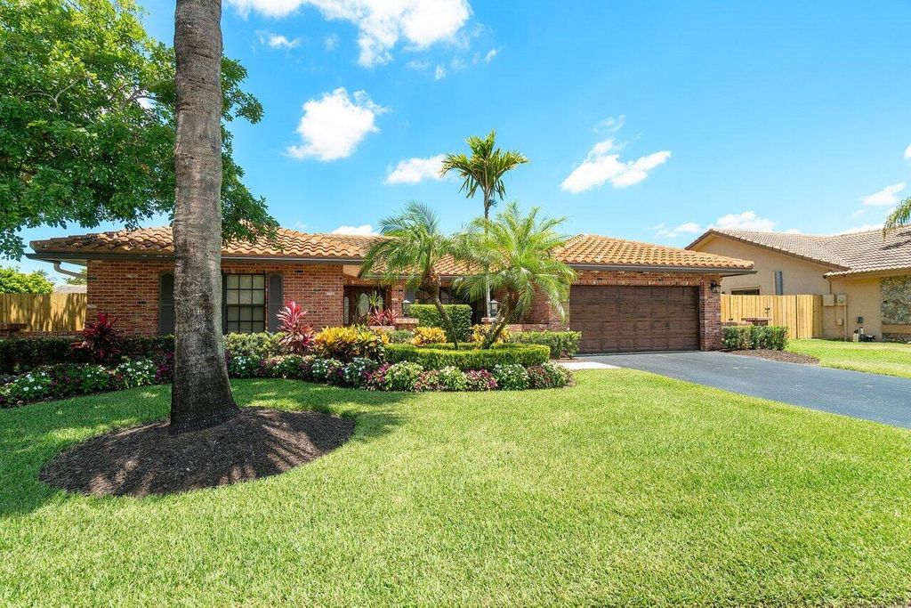 Photo of 21155 Shady Vista Lane, Boca Raton, FL 33428 (MLS # R11082398)
