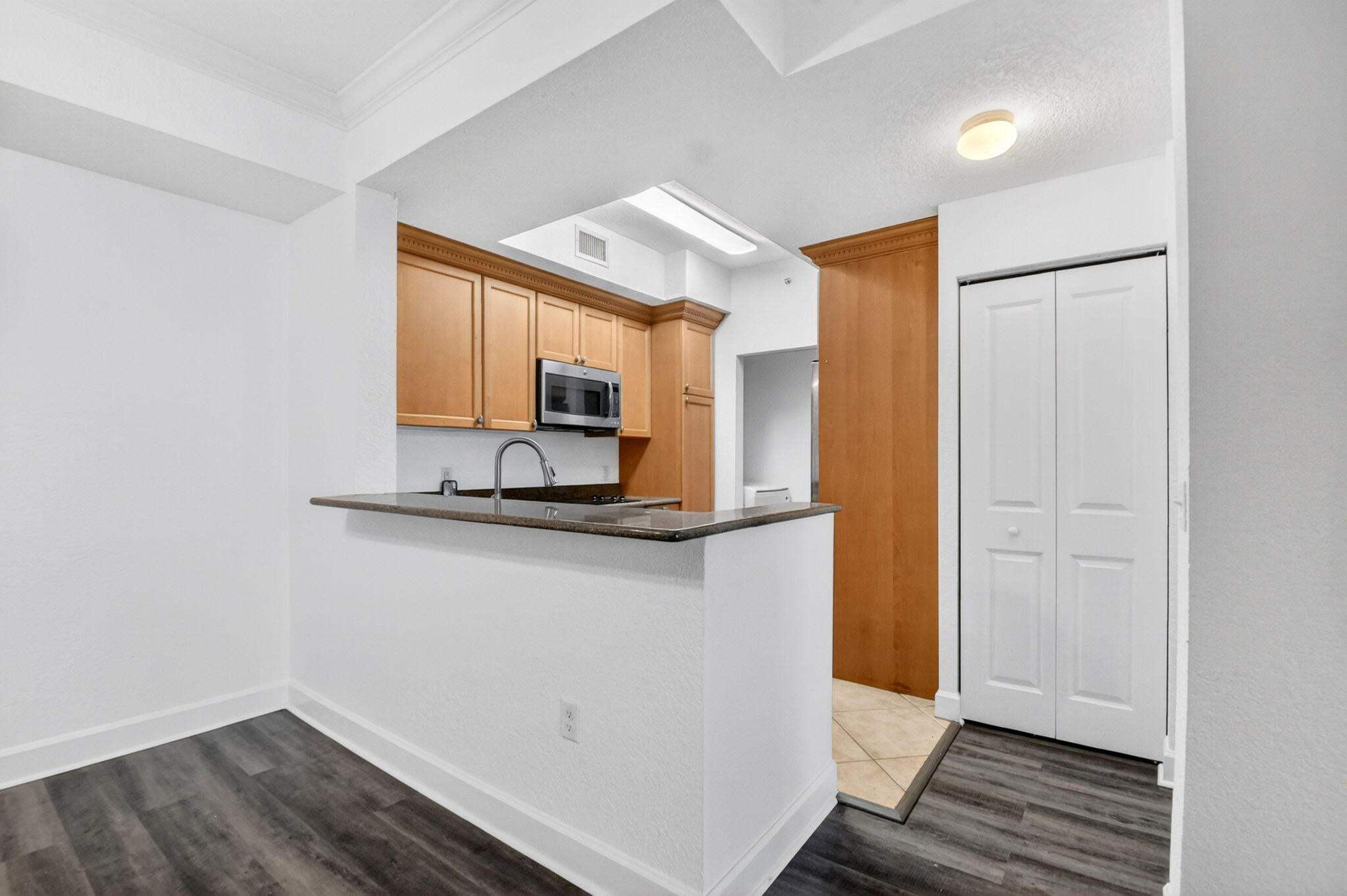 VIZCAYA LAKES CONDO - Residential