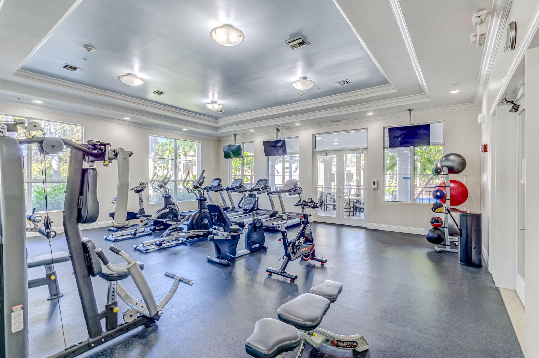 VIZCAYA LAKES CONDO - Residential