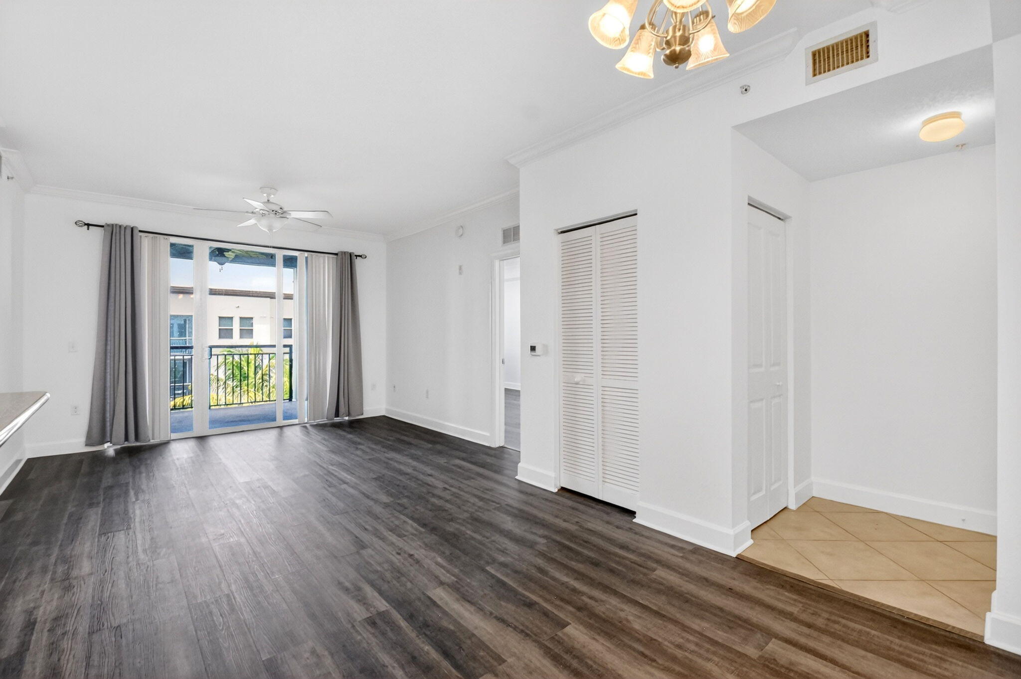 VIZCAYA LAKES CONDO - Residential