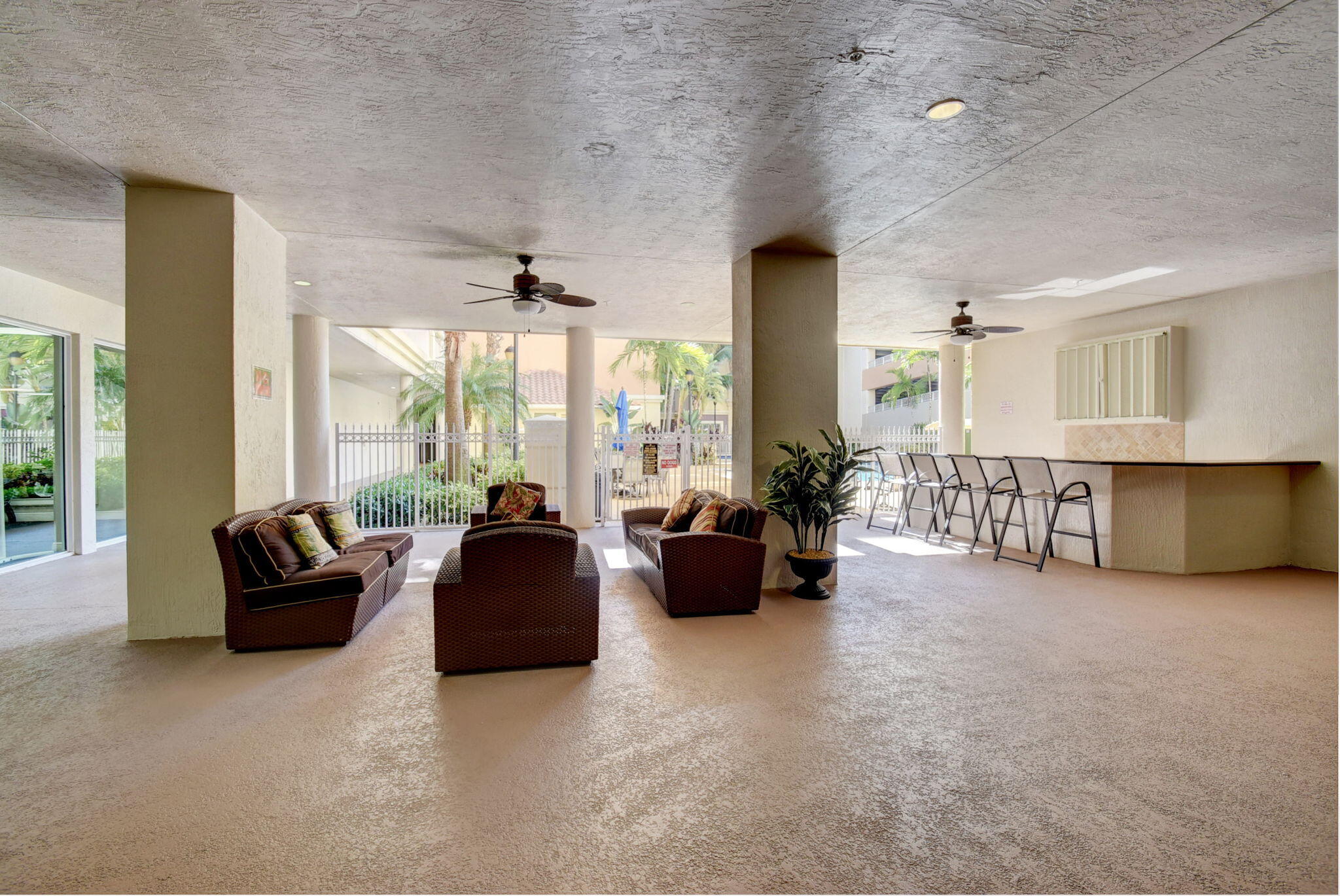 VIZCAYA LAKES CONDO - Residential