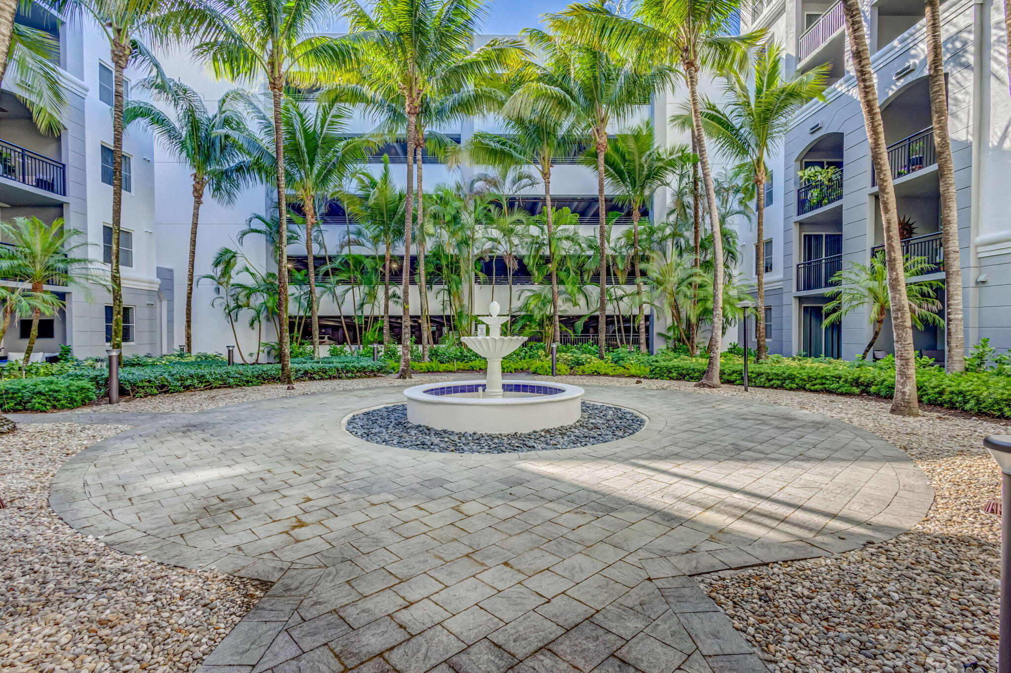 VIZCAYA LAKES CONDO - Residential