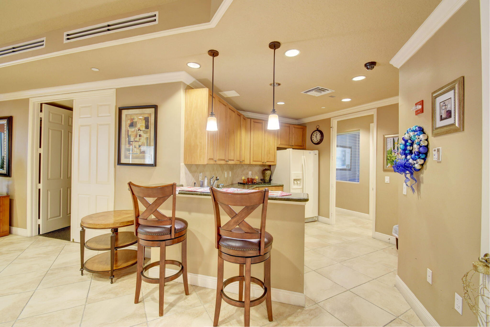 VIZCAYA LAKES CONDO - Residential