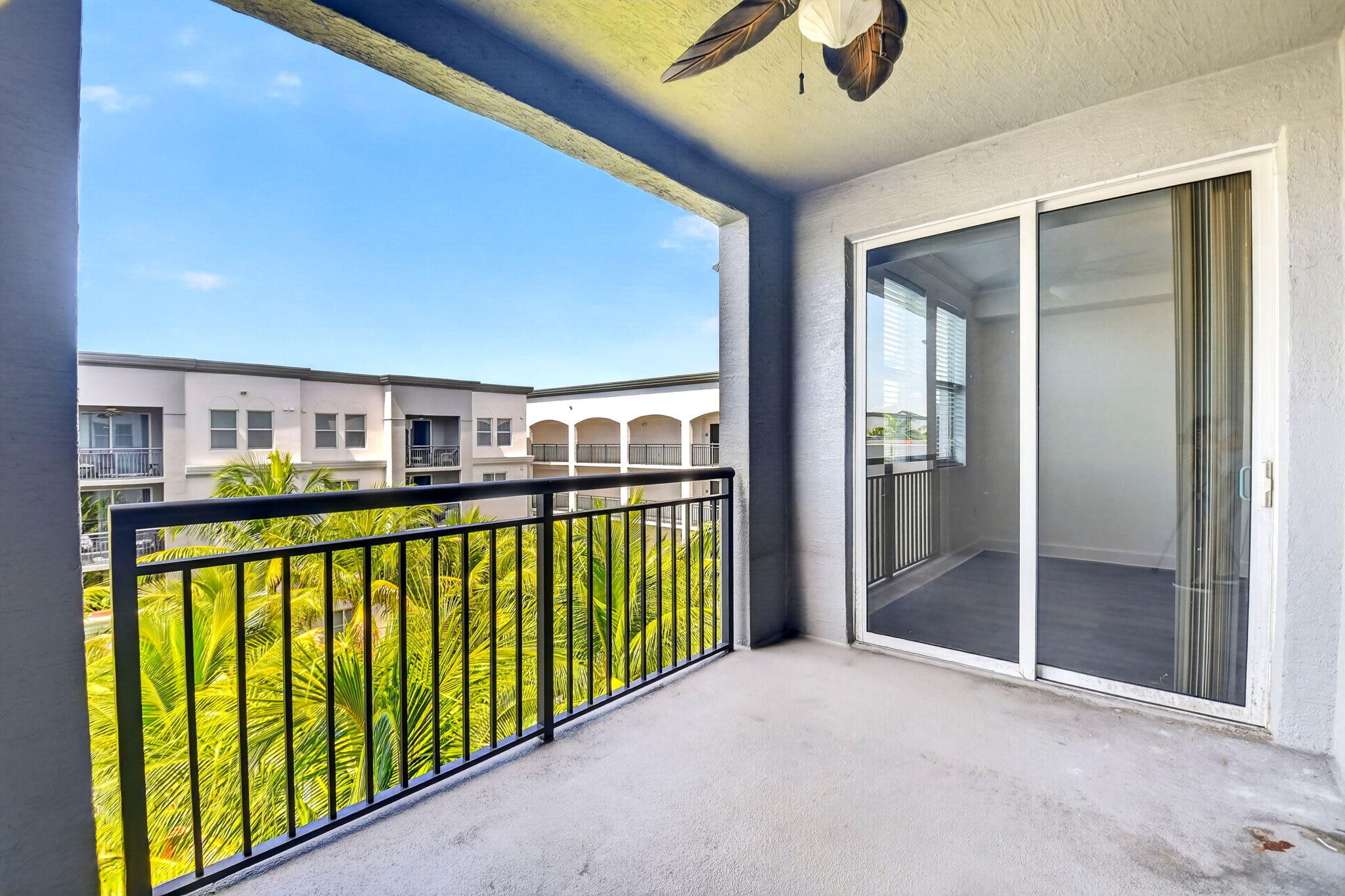 VIZCAYA LAKES CONDO - Residential