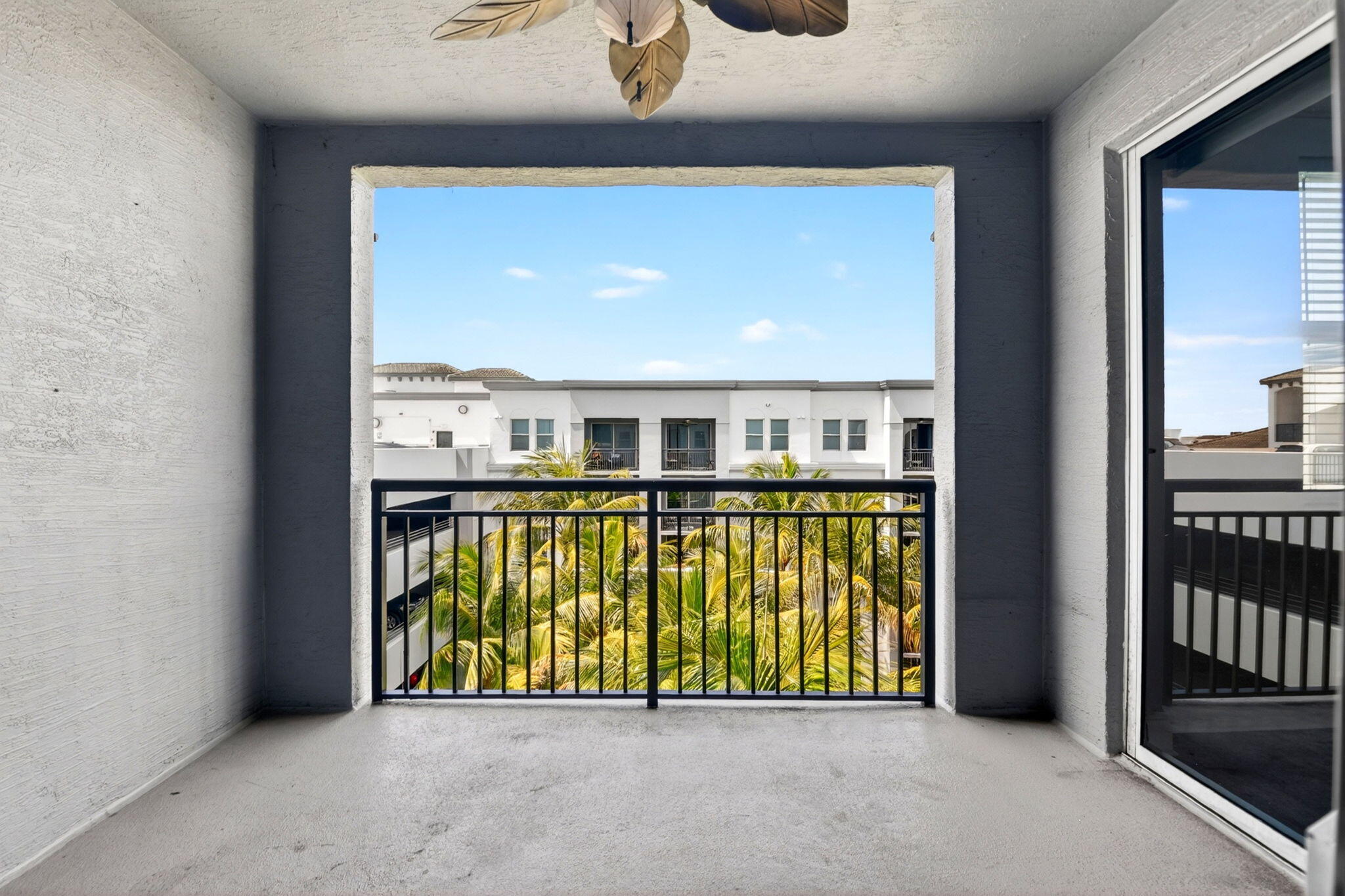 VIZCAYA LAKES CONDO - Residential