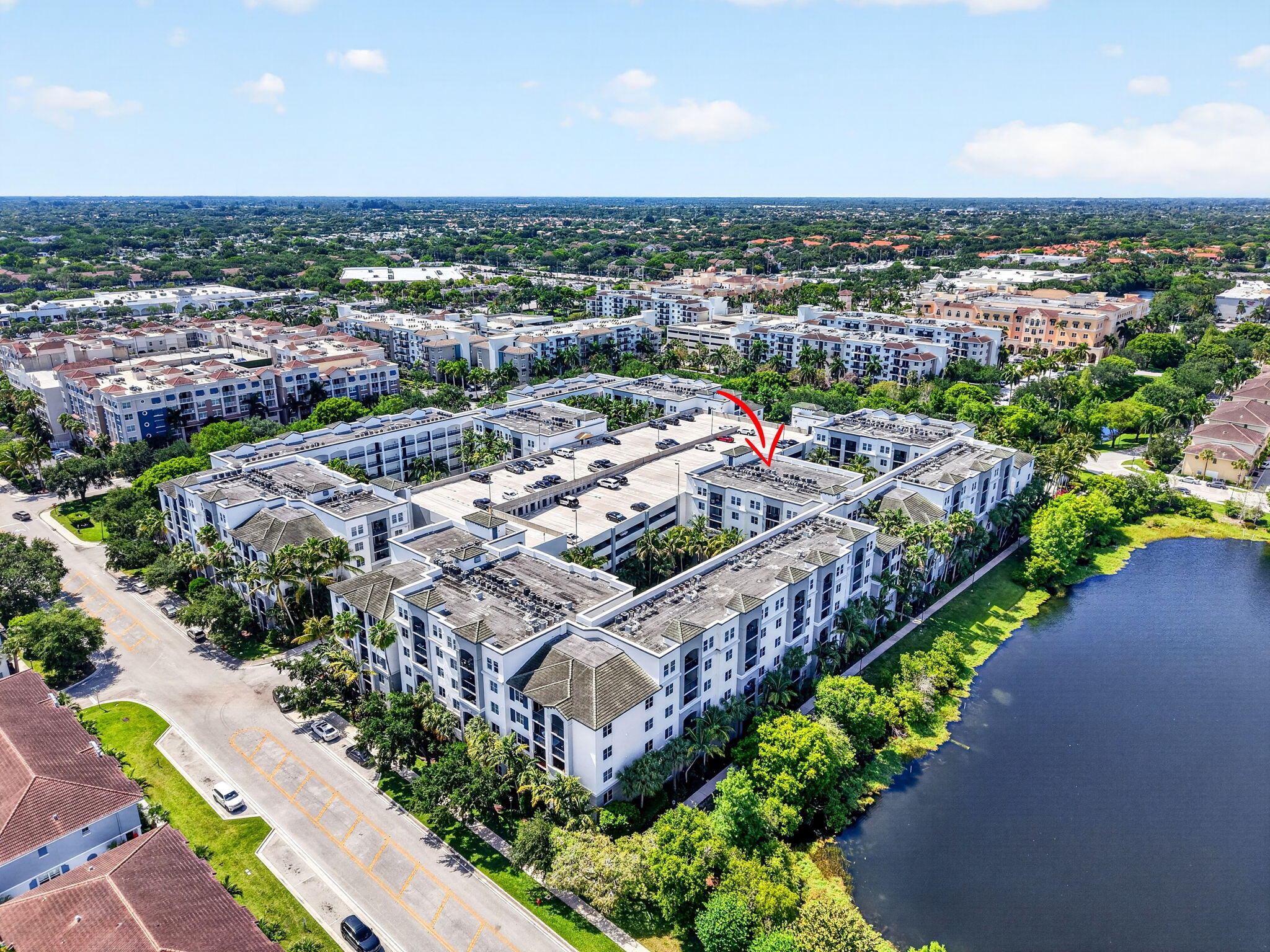 VIZCAYA LAKES CONDO - Residential