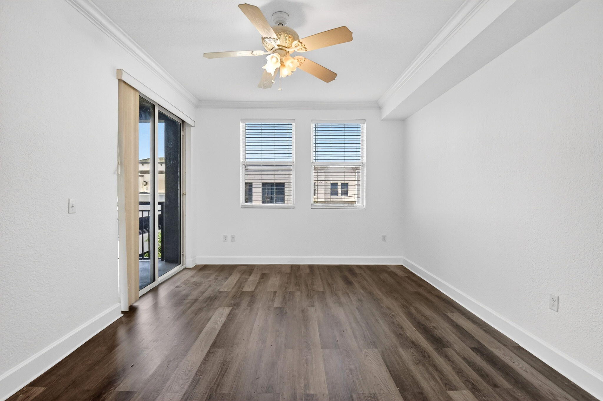 VIZCAYA LAKES CONDO - Residential