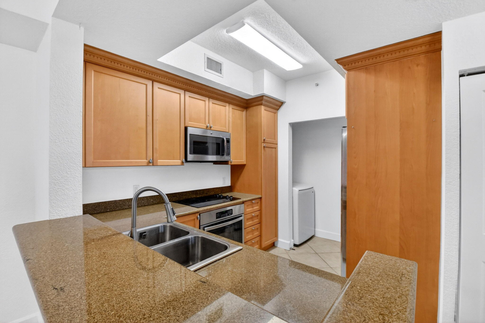 VIZCAYA LAKES CONDO - Residential