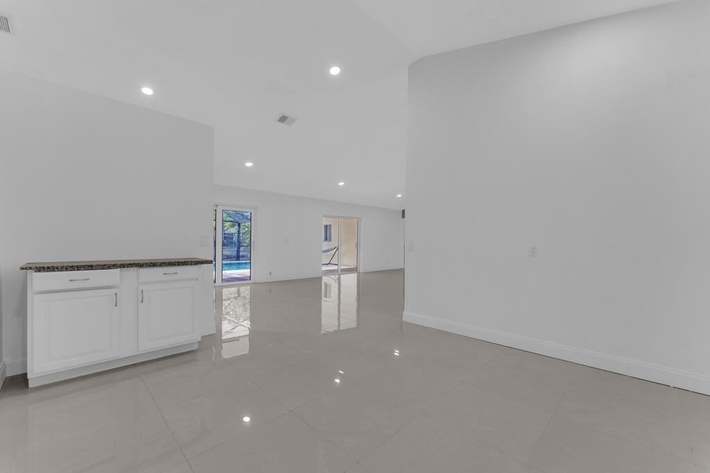 CYPRESS RUN - Residential