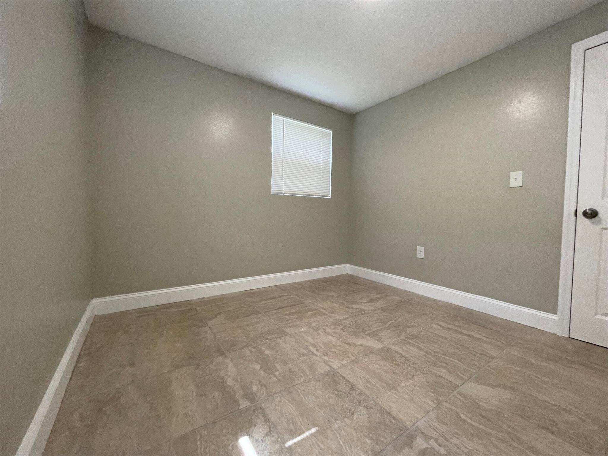 H J KINCY'S SUBDIVISION - Residential Lease