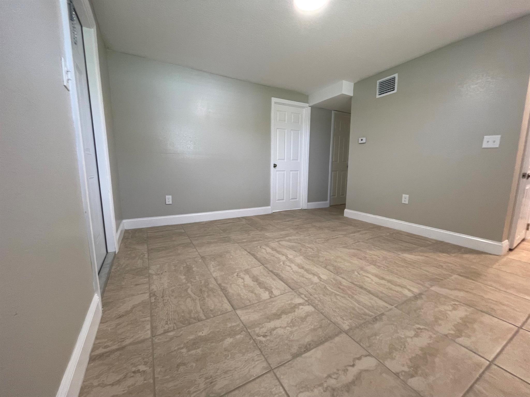 H J KINCY'S SUBDIVISION - Residential Lease