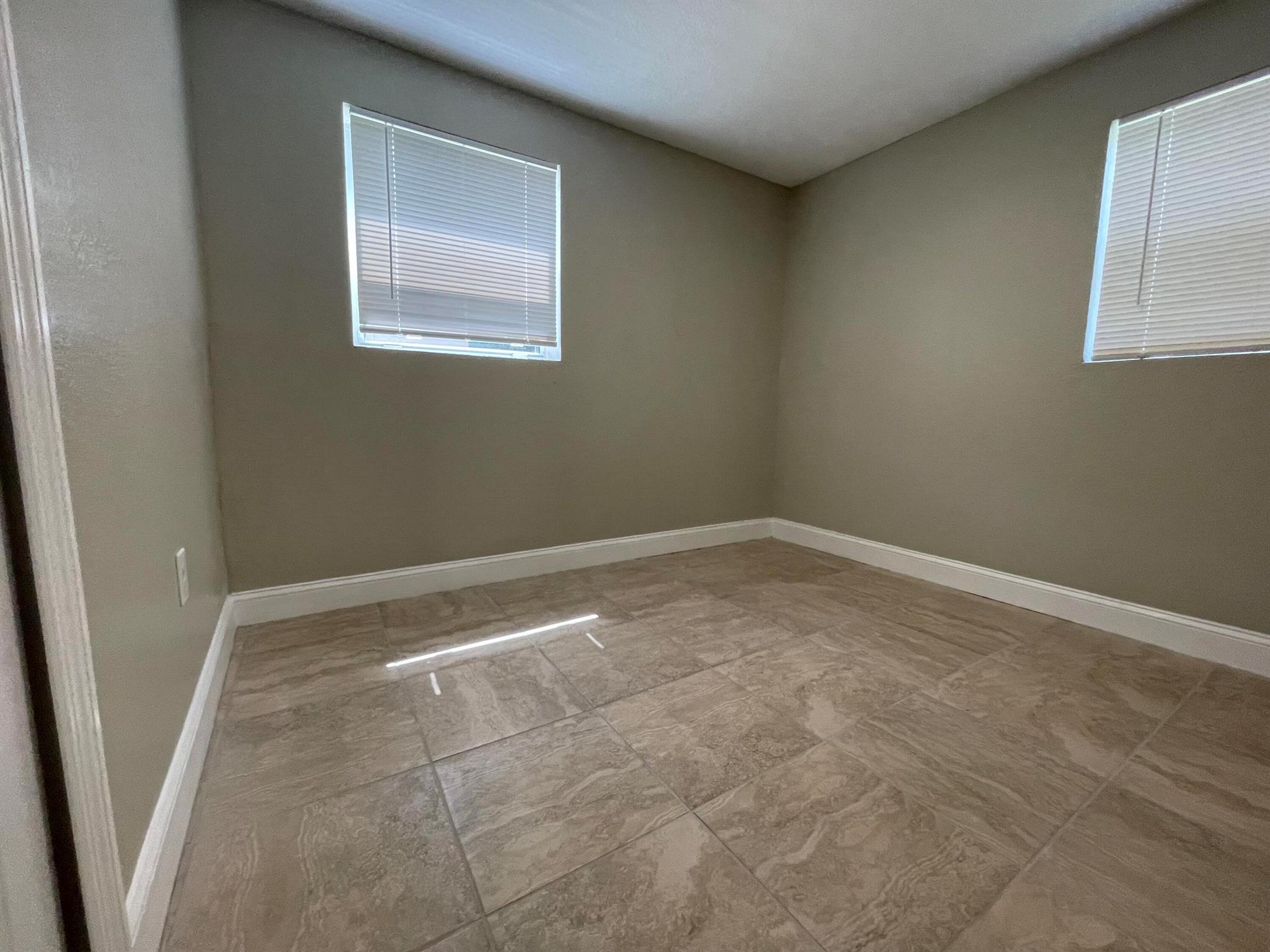 H J KINCY'S SUBDIVISION - Residential Lease
