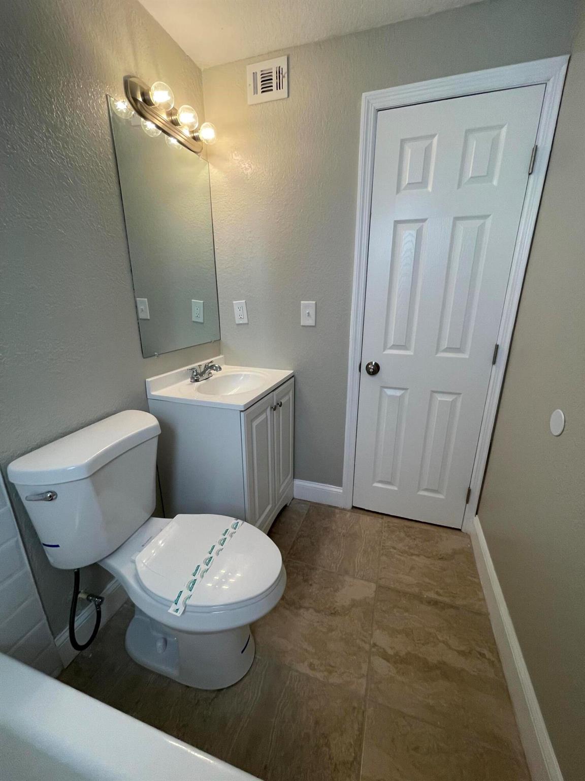 H J KINCY'S SUBDIVISION - Residential Lease