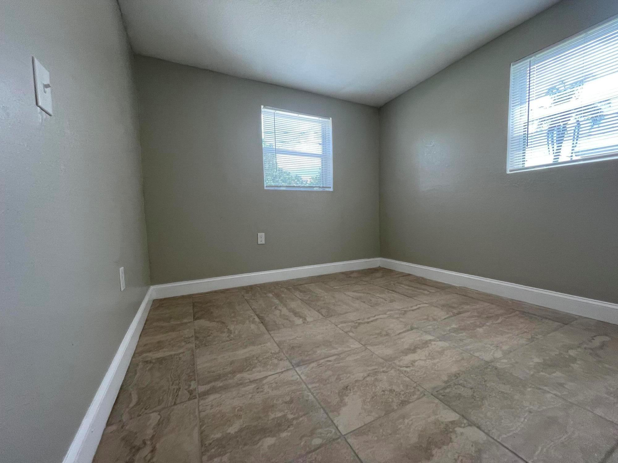 H J KINCY'S SUBDIVISION - Residential Lease