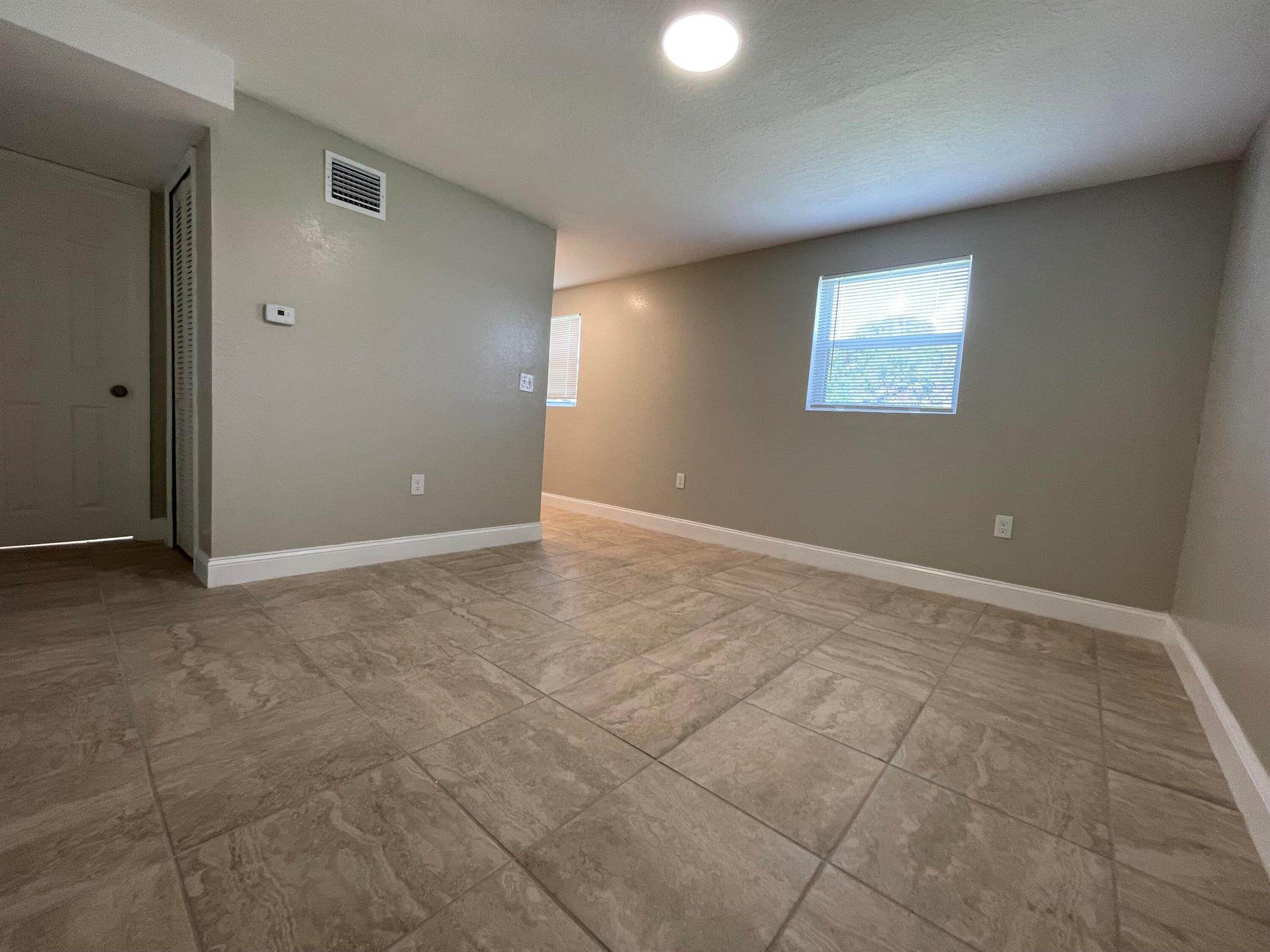 H J KINCY'S SUBDIVISION - Residential Lease