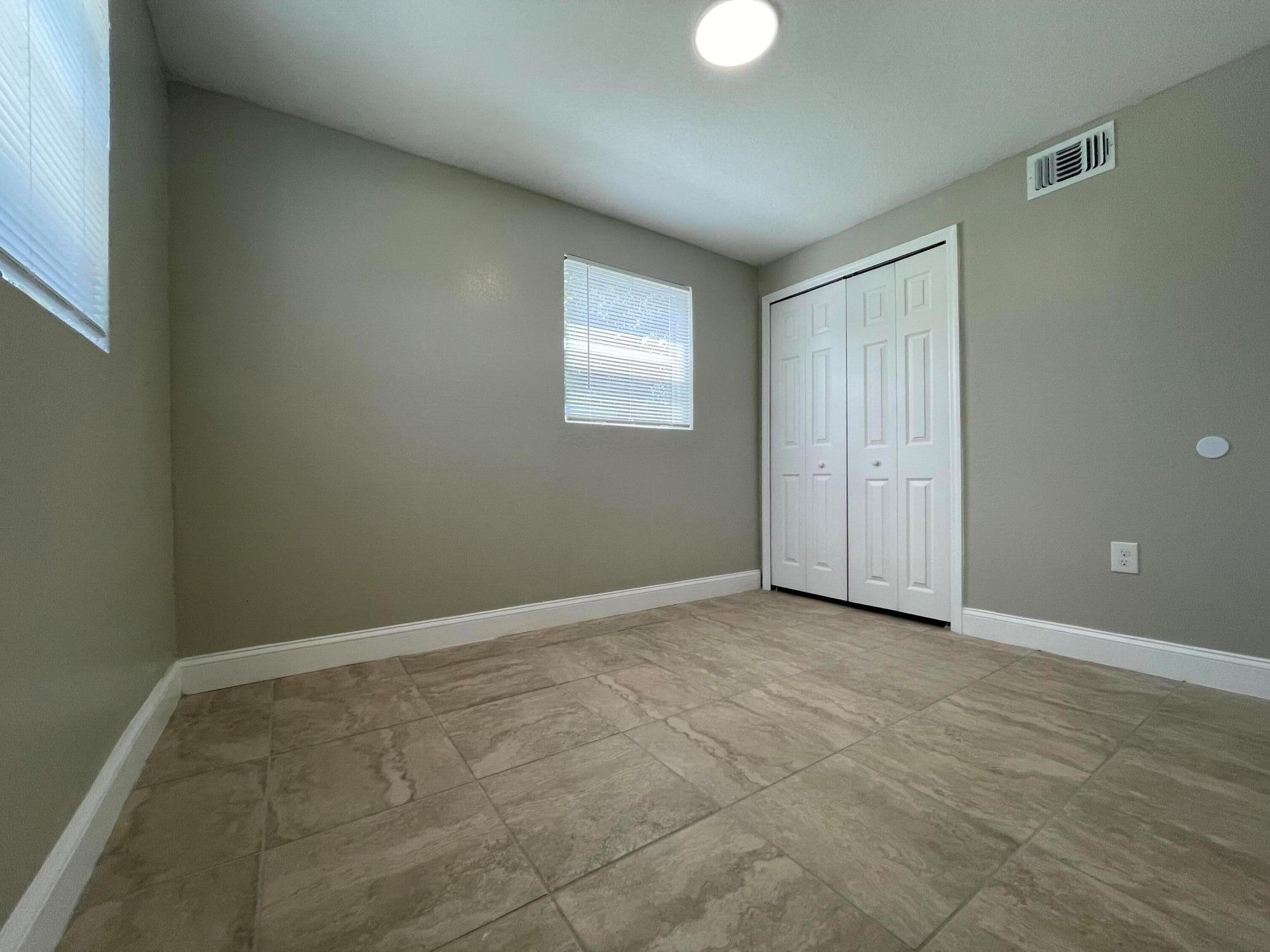 H J KINCY'S SUBDIVISION - Residential Lease