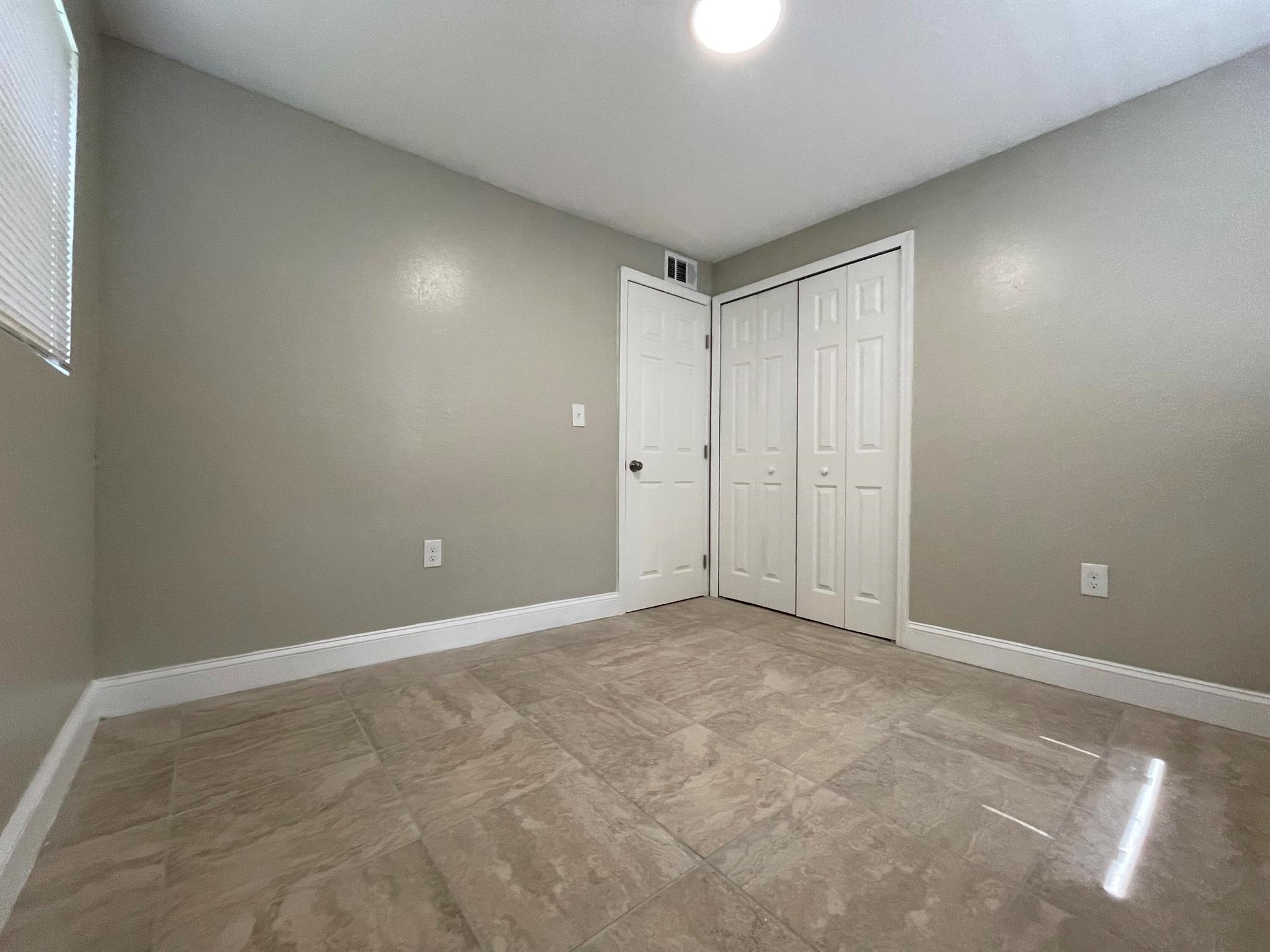 H J KINCY'S SUBDIVISION - Residential Lease