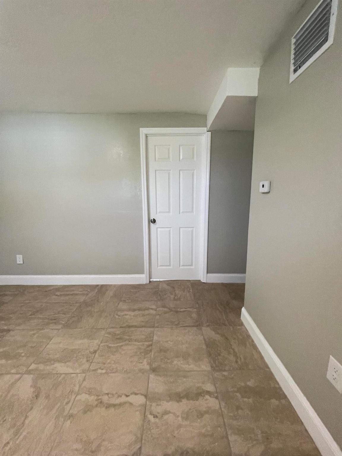 H J KINCY'S SUBDIVISION - Residential Lease