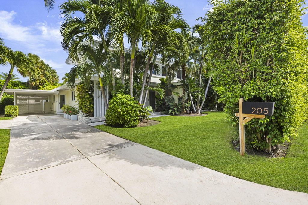 Photo of 205 Jamaica Lane, Palm Beach, FL 33480 (MLS # R10928966)