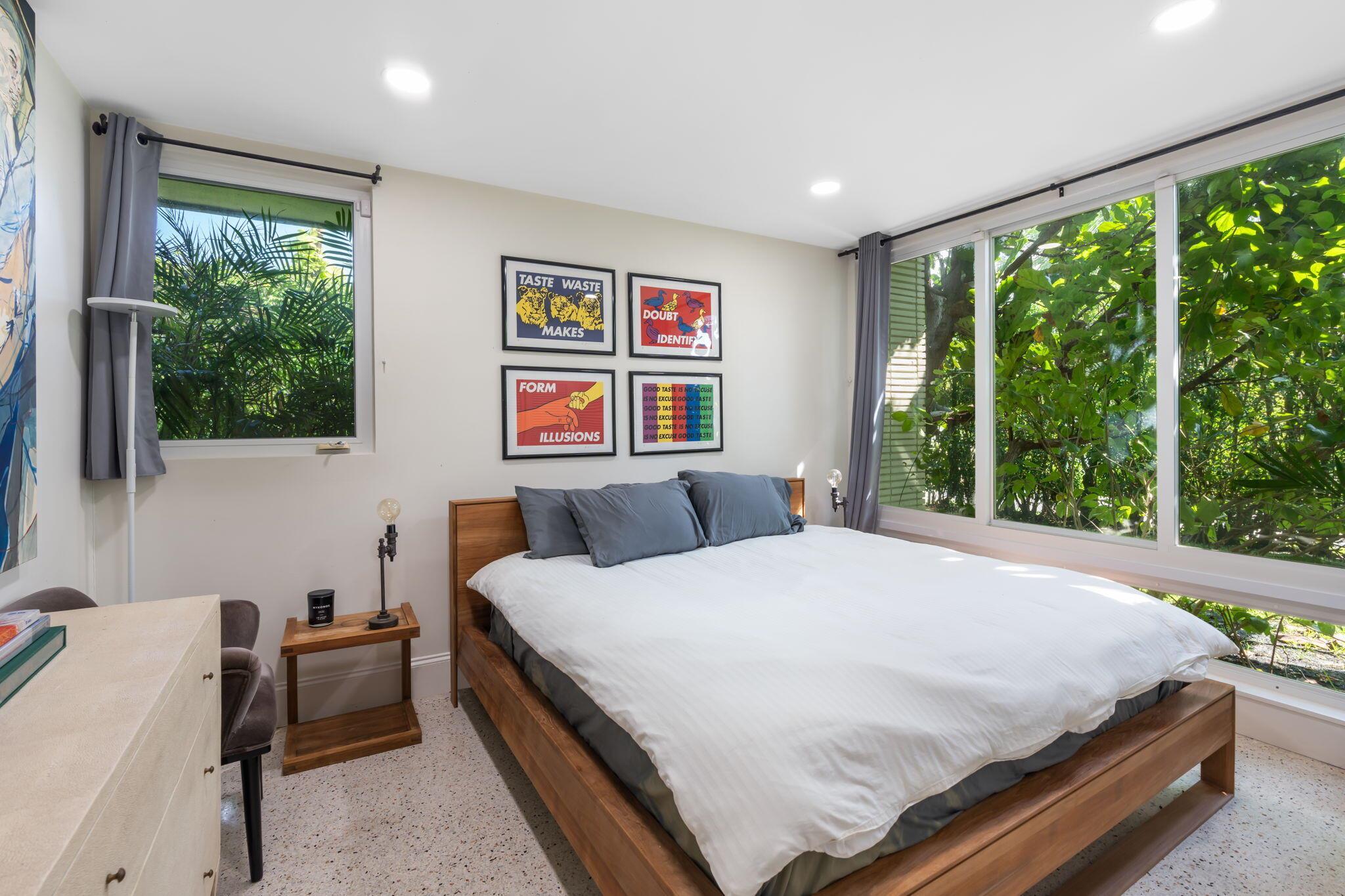 JAMAICA LANE IN - Residential