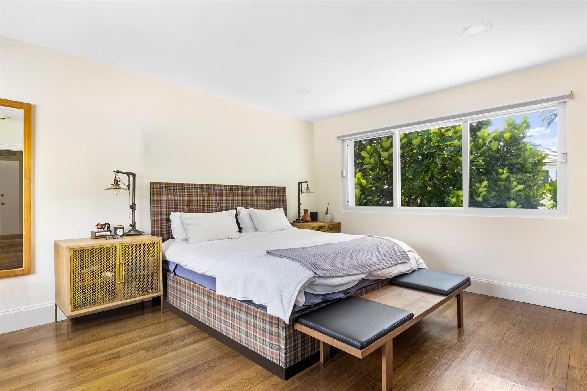 JAMAICA LANE IN - Residential