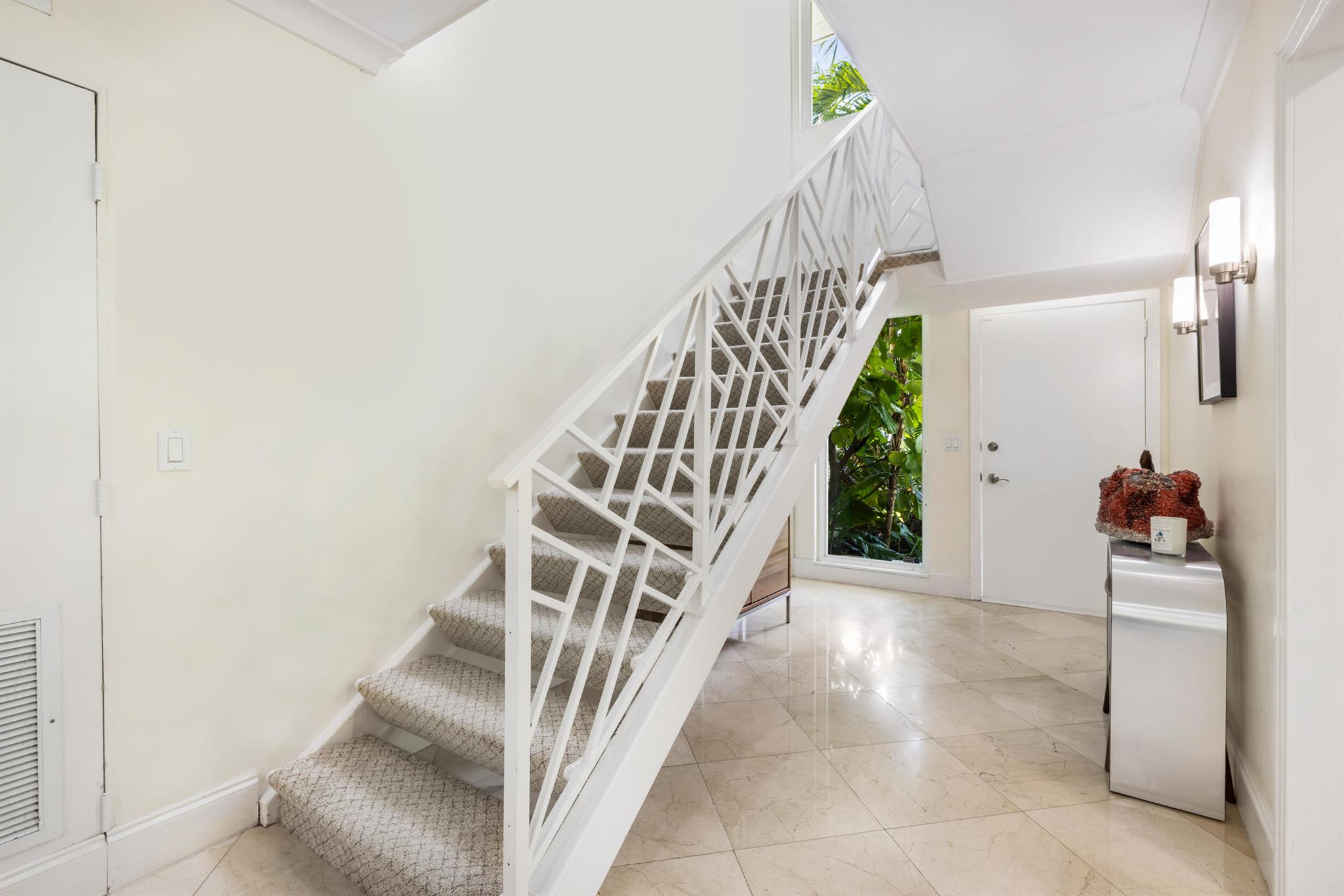 JAMAICA LANE IN - Residential