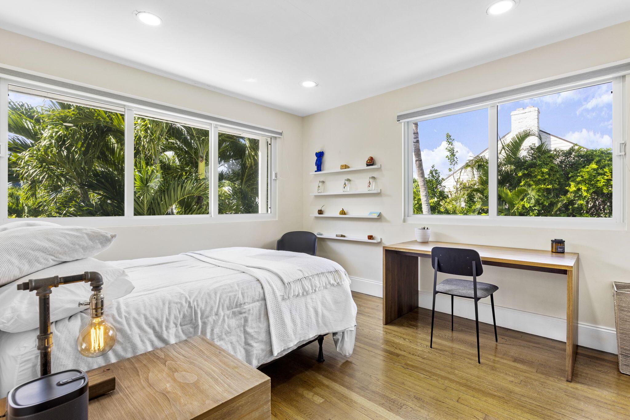 JAMAICA LANE IN - Residential